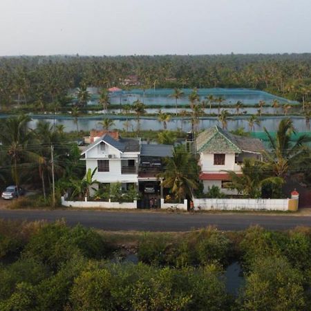 Karma Homestay Mundrothuruth Extérieur photo